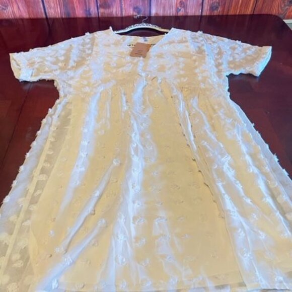 White ePretty Short-Sleeve Textured Polka Dot Dress V-Neck 100% Polyester - Picture 4 of 6